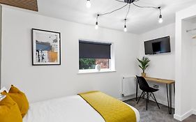 ◑Flat 8- Modern Studio Flats Close To City Centre◑